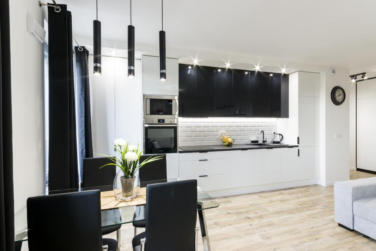 New Big Apartment- Old Town - 3 Rooms - Parking - Viewpoint วรอตซวาฟ ภายนอก รูปภาพ